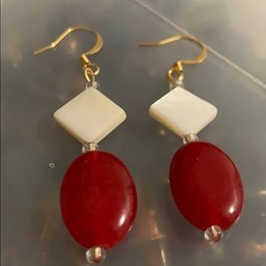 NWT Hand Beaded agate & shell drop earrings